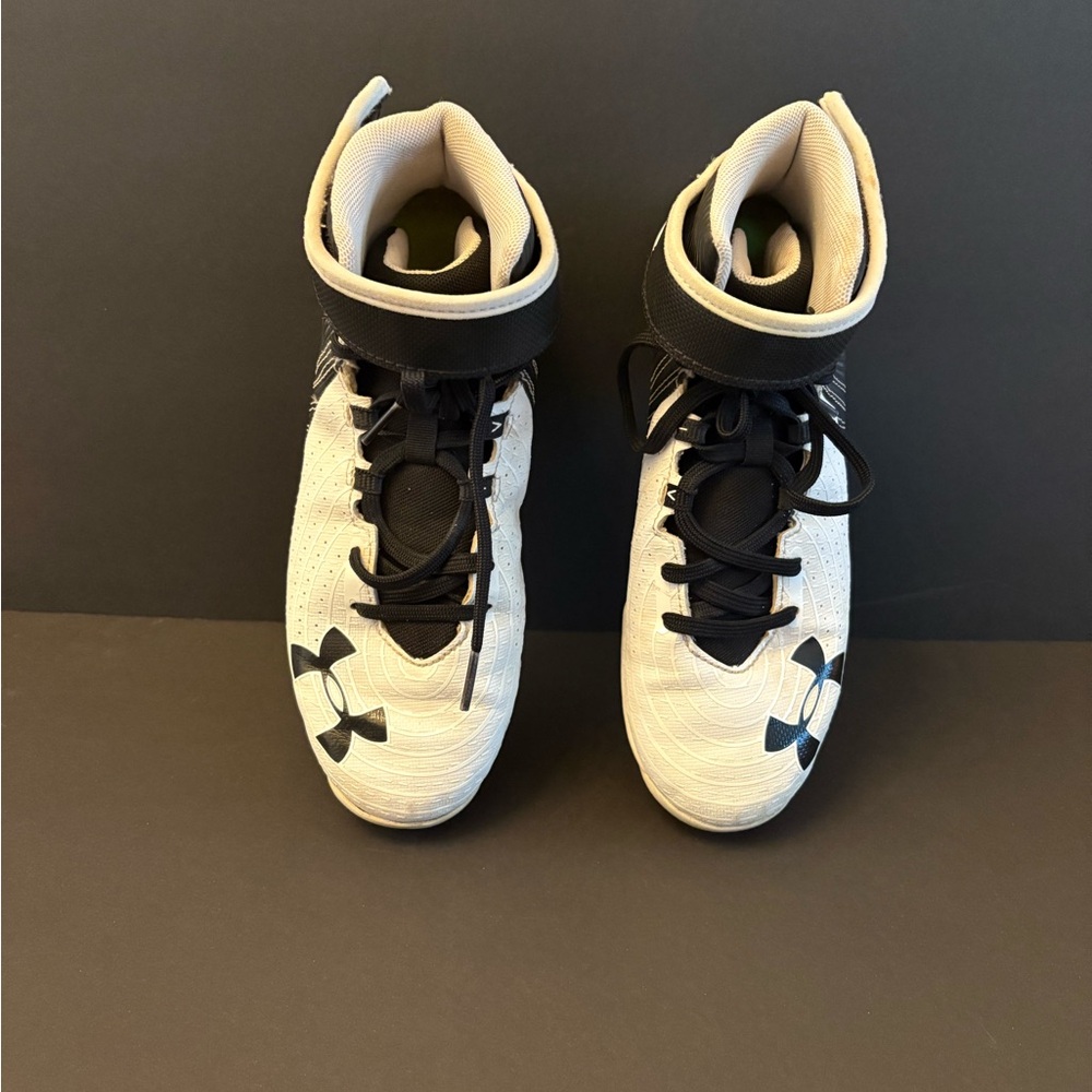 UNDER ARMOUR HARPER 4 MID RM JR kids Youth 3022062-001 Black &White size 5Y
